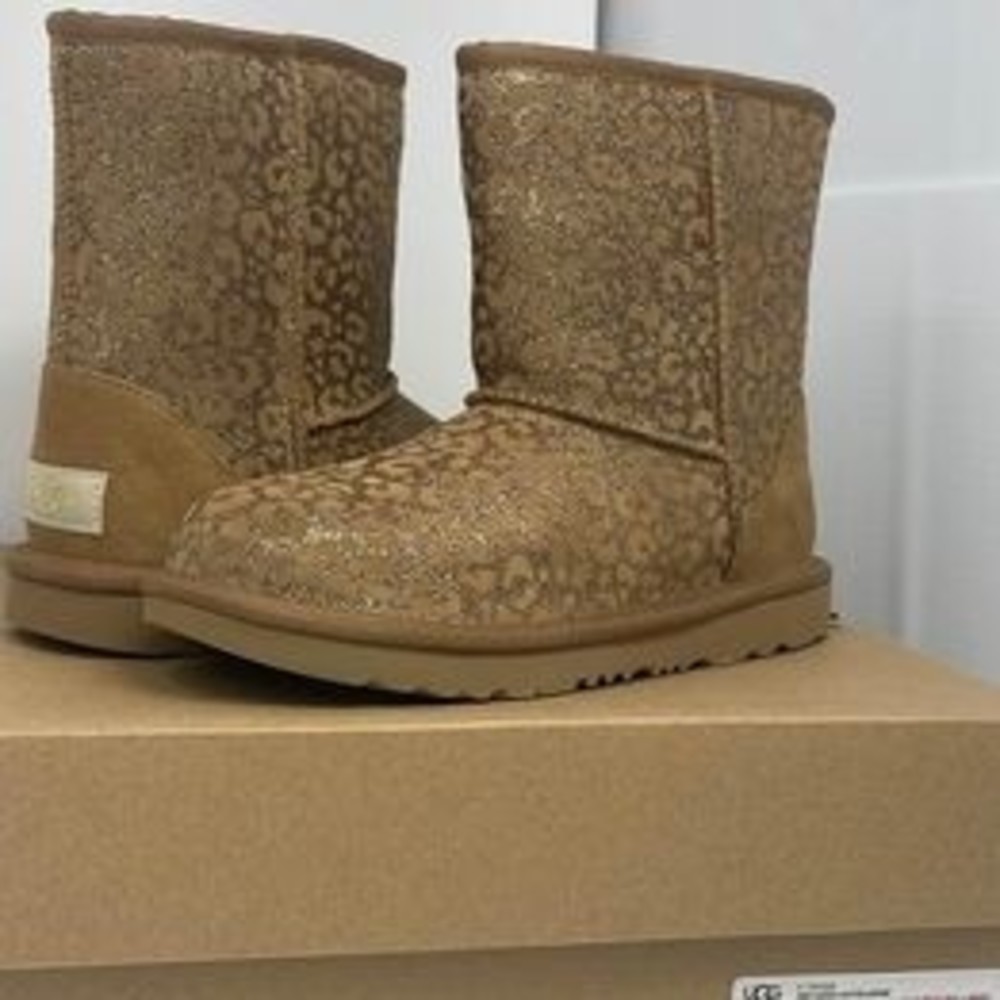 UGG Kids' Classic Glitter Leopard Print Boots, Chestnut, Size 2 Youth, Brand New